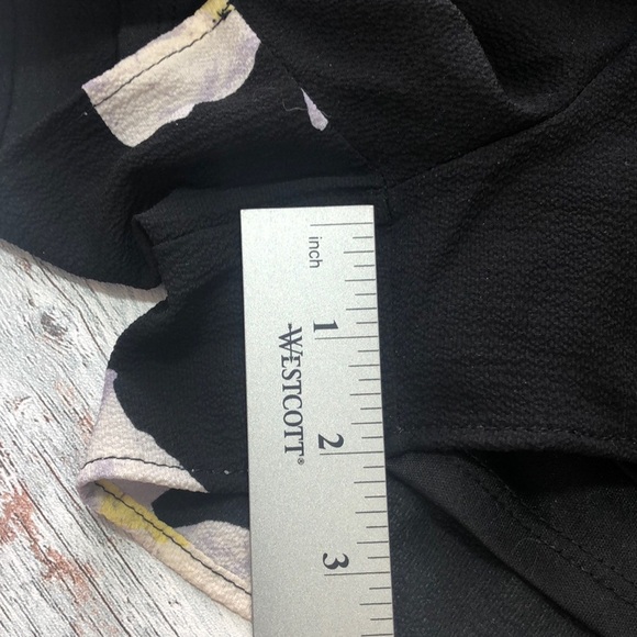 Francesca’s Collection Fiona Floral Shorts Large - Picture 6 of 10